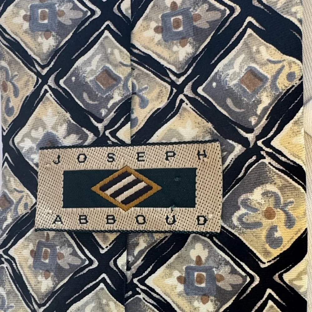 Joseph Abboud Men’s Necktie Black and Gold 100% Silk Tie Made in USA